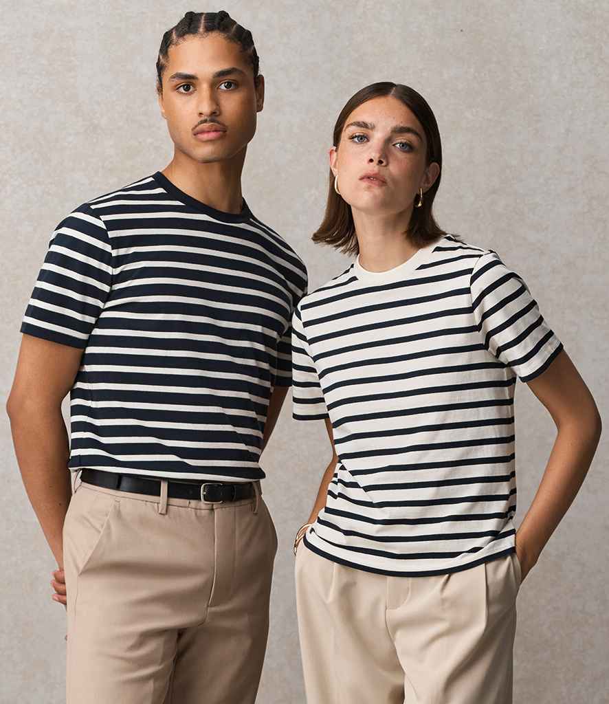 03981 Navy/Off White Model