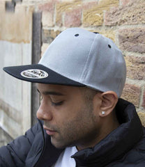 RC082 Heather Grey/Black Model